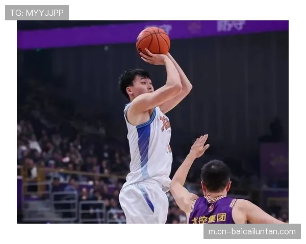 齐麟三分命中率42.3% 新疆年轻射手成长迅速